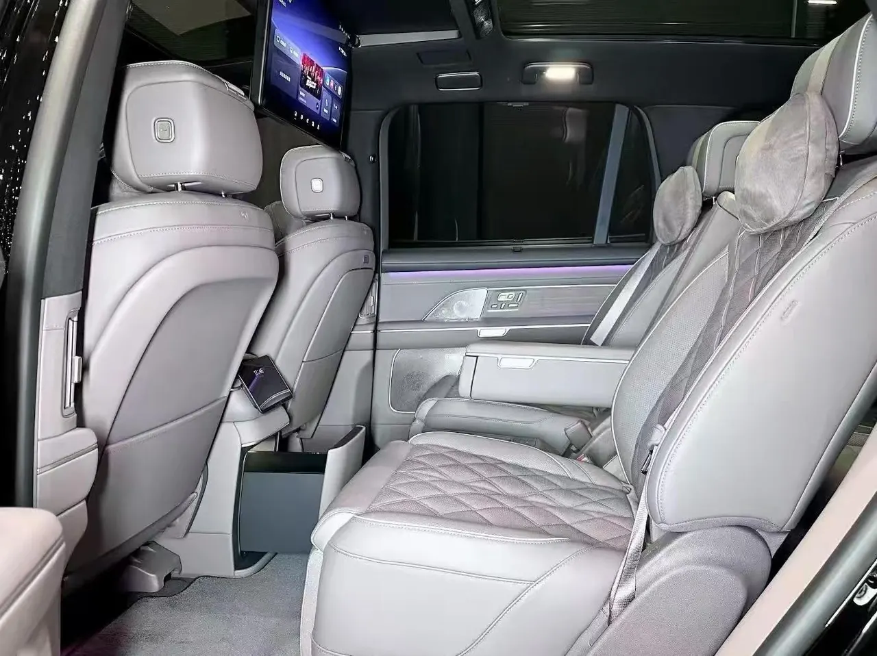 NIO 2026 ES8 6-seat executive deluxe automatic gear 4