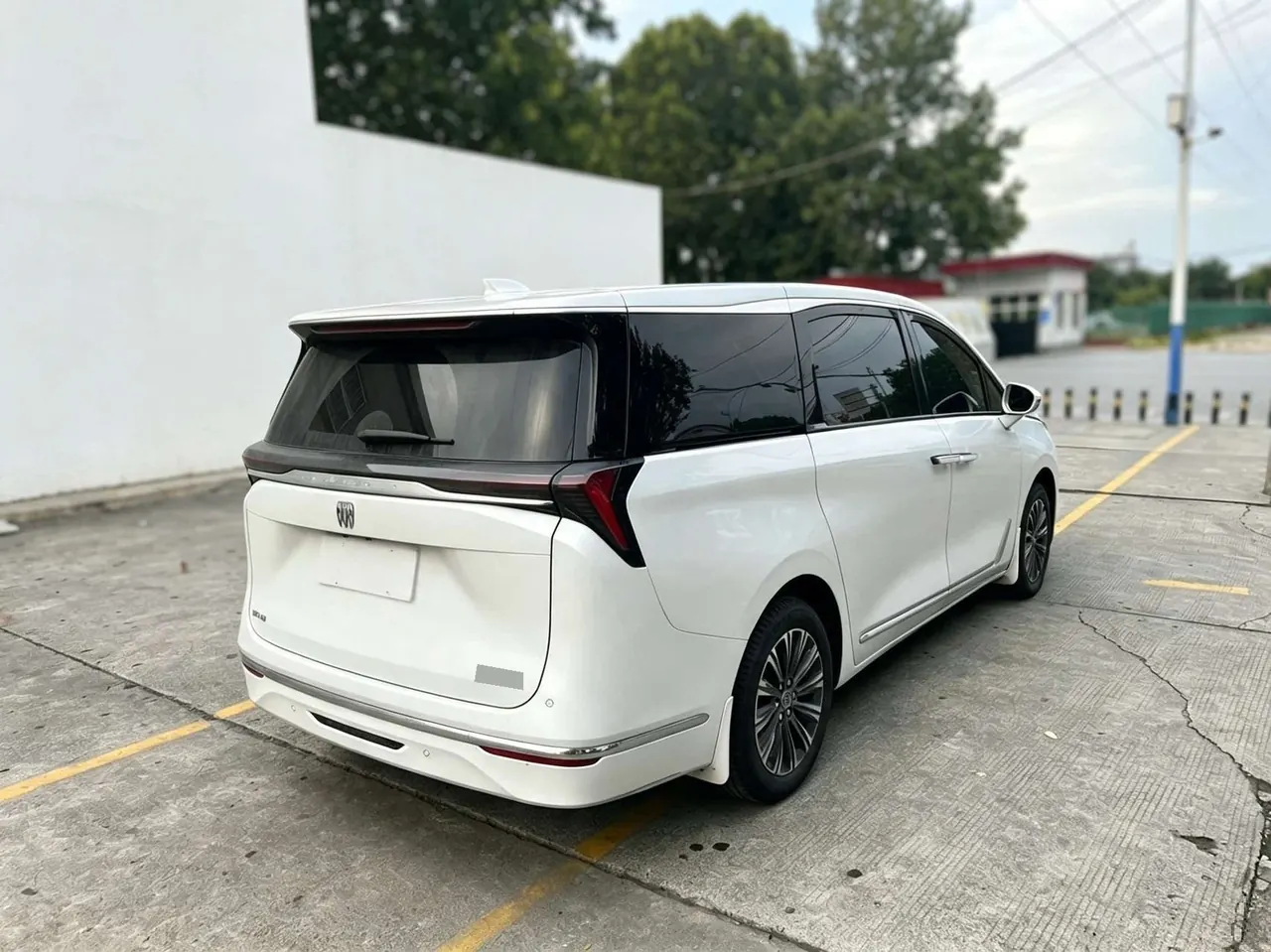 Buick 2025 GL8 ES Lu Zun 48V 2.0T Smart Edition Automatic Gear 5