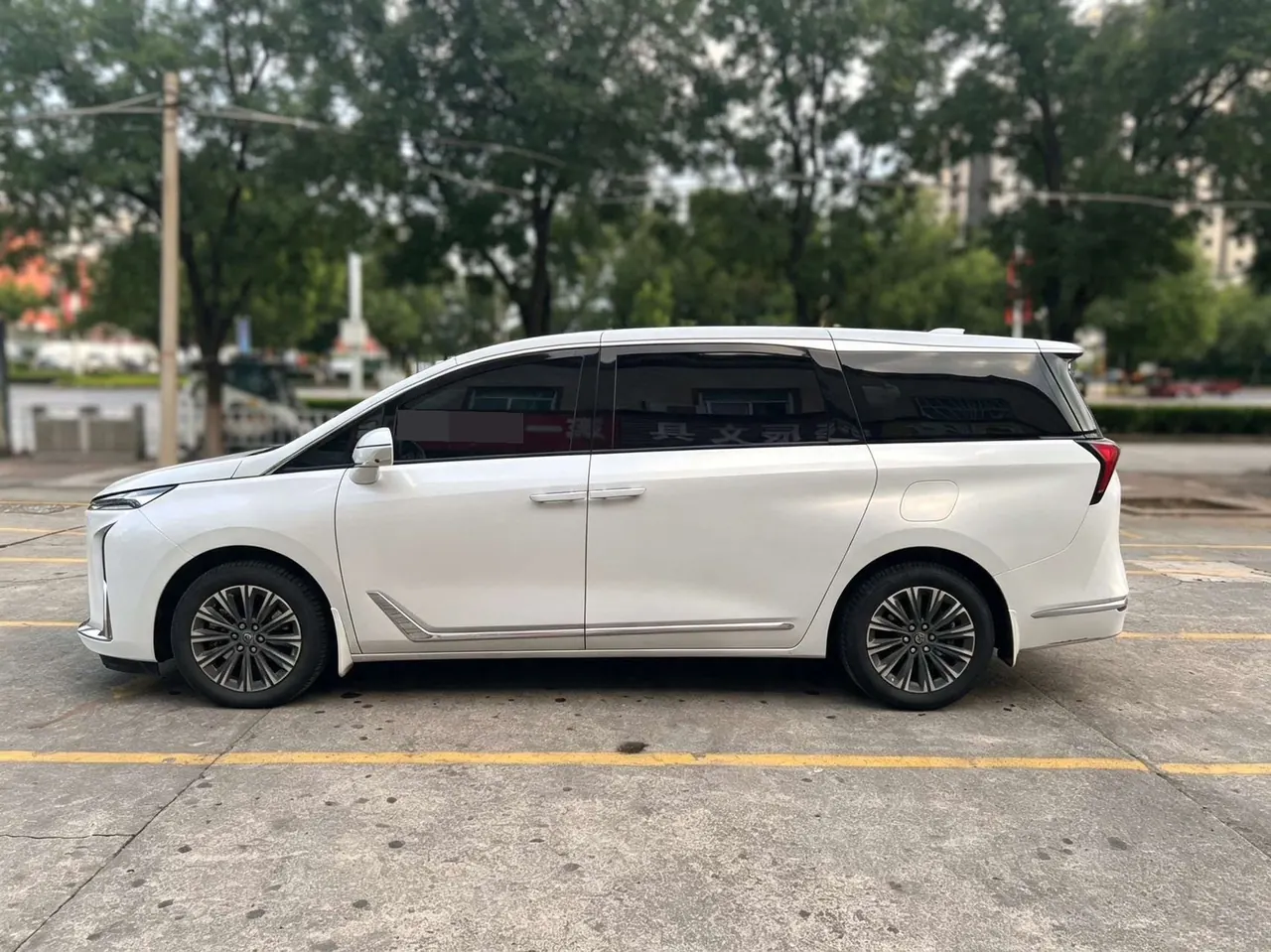 Buick 2025 GL8 ES Lu Zun 48V 2.0T Smart Edition Automatic Gear 6