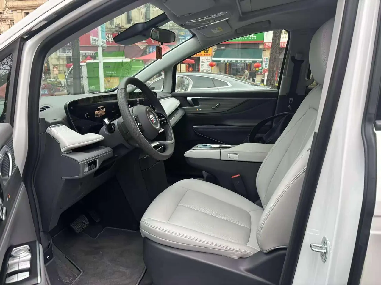 Buick 2025 GL8 ES Lu Zun 48V 2.0T Smart Edition Automatic Gear 7