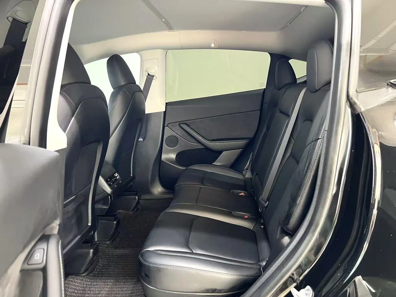 Tesla 2022 Model Y rear-wheel drive version (facelift) automatic gear 4