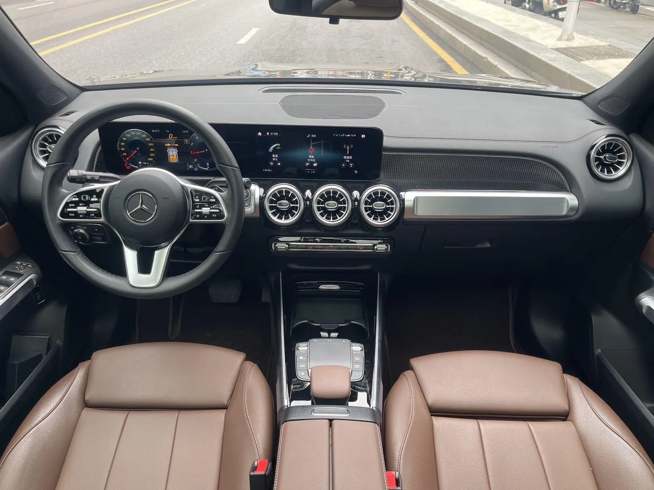 Mercedes Benz 2022 GLB 200 1.3T Dynamic (Modified) Automatic Gear 5