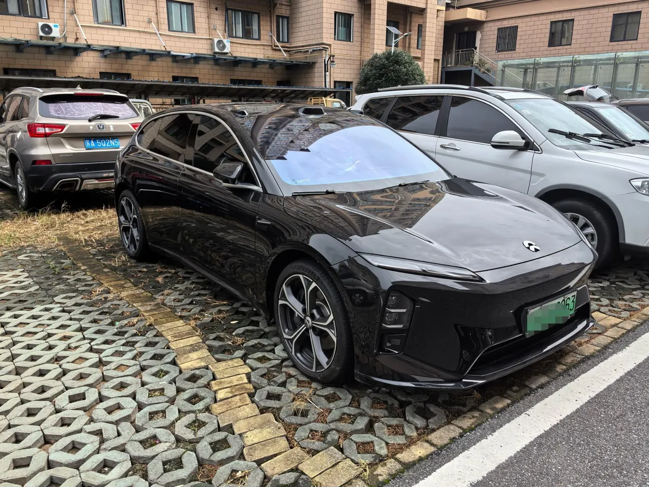 NIO 2025 ET5T 75kWh Touring automatic 5