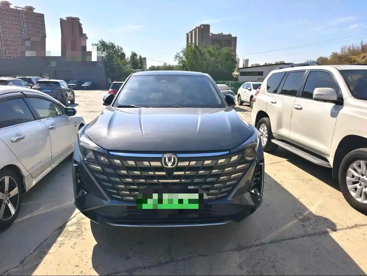 ChangAn 2024 UNI-Z Zhidian iDD 1.5 Stepless 125km Exceed Automatic Transmission 3