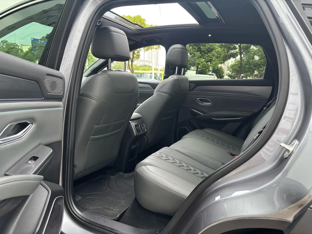 BYD 2025 Song L DM-i 1.5 Stepless Smart Driving Edition 160km Exceed Automatic Transmission 11