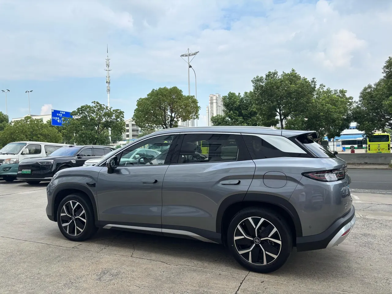 BYD 2025 Song L DM-i 1.5 Stepless Smart Driving Edition 160km Exceed Automatic Transmission 8