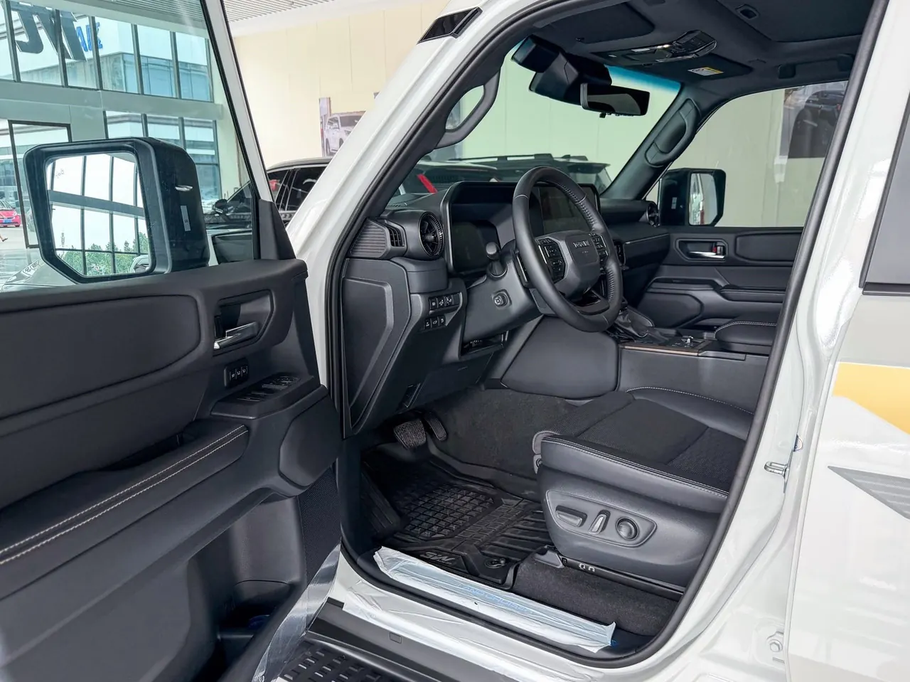 Toyota 2025 Prado HEV 2.4T Wild WX Edition 5-seat Automatic Gear 11