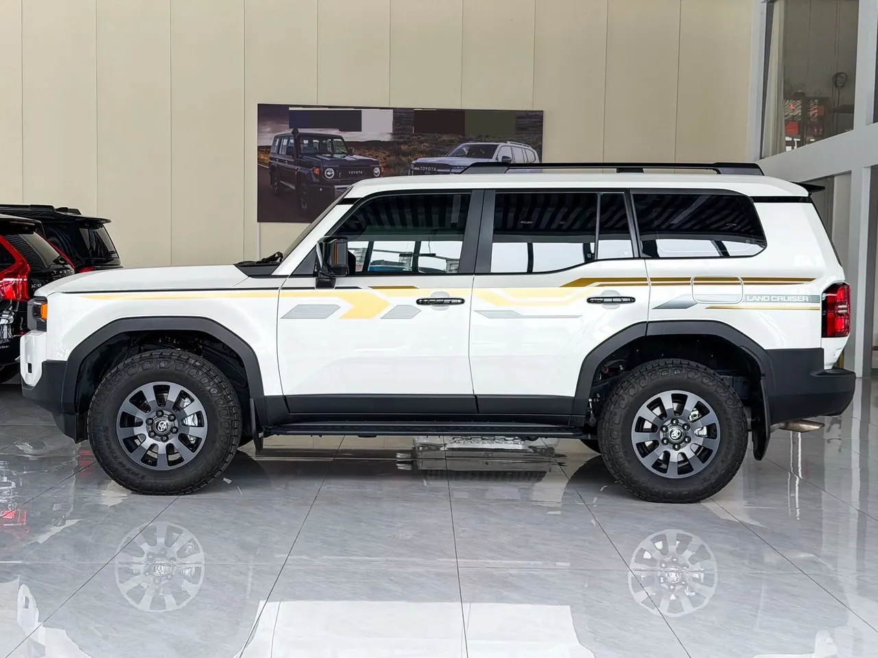 Toyota 2025 Prado HEV 2.4T Wild WX Edition 5-seat Automatic Gear 2