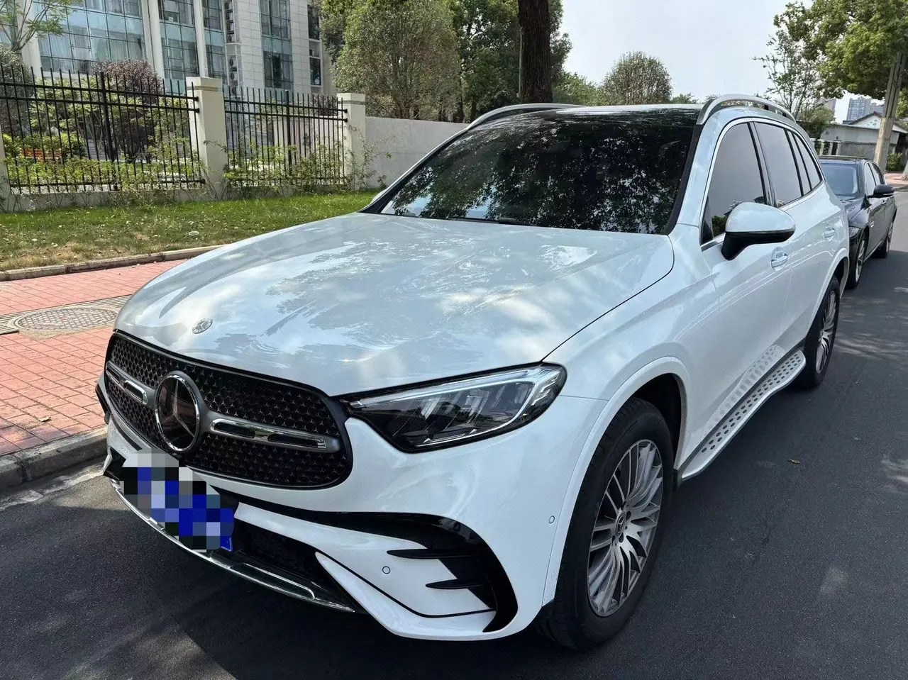 打开图片灯箱:Mercedes Benz 2026 GLC 300 L 4MATIC 48V 2.0T dynamic 5-seat automatic gear
