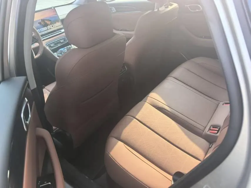 Geely 2026 Emgrand – Sedan 1.5T Flagship Automatic 3