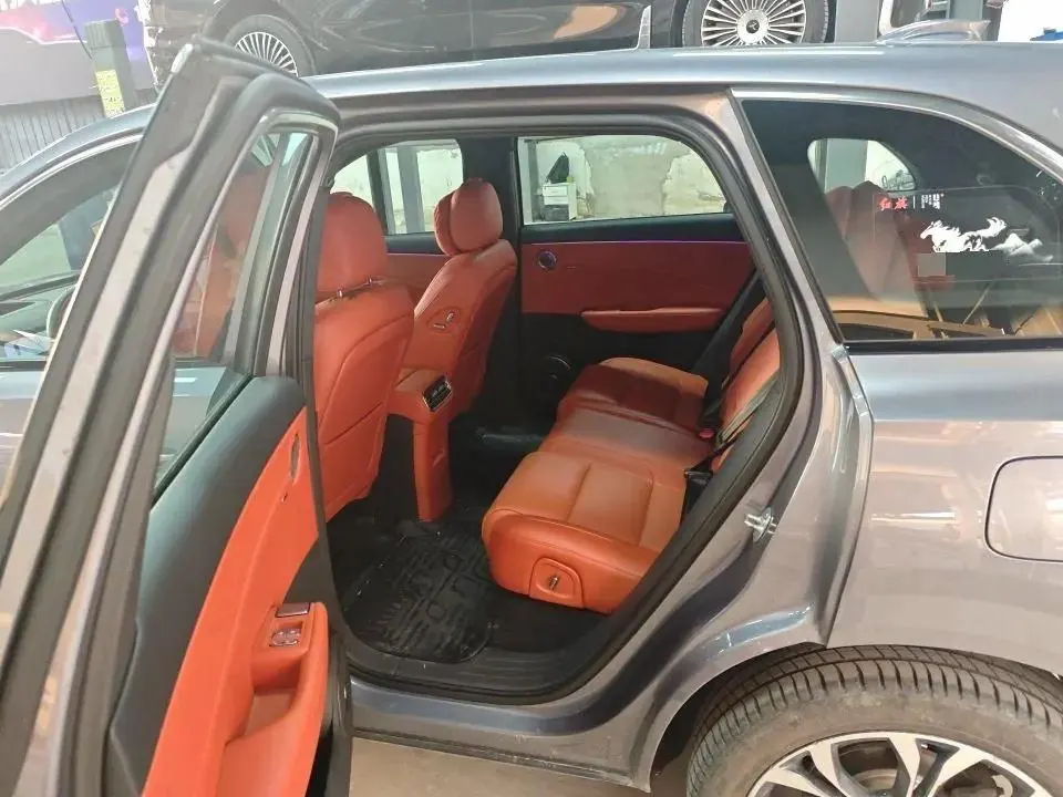 HongQi 2026 HS6 PHEV 1.5T 220 Four-wheel Drive Smart Hybrid Automatic Gear 5