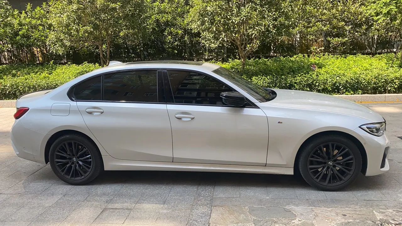 BMW 3 Series 2021 325Li 2.0T M Sports Obsidian Night Kit (Changed) Automatic Gear 2