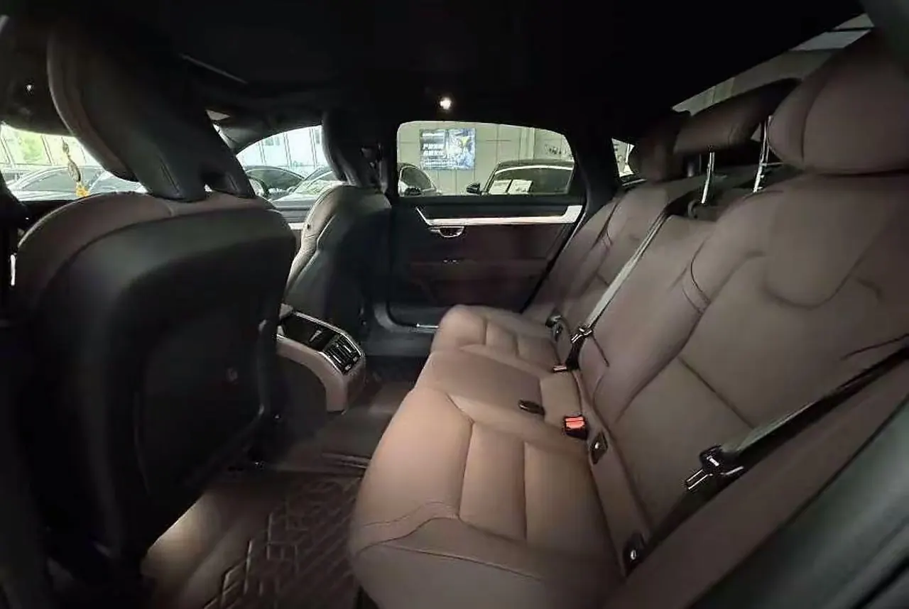 Volvo 2026 S90 48V 2.0T B5 Zhiyuan Deluxe Edition Automatic Gear 4