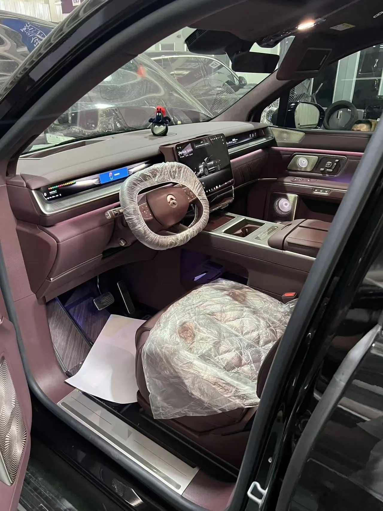 NIO 2026 ES 9 102kWh Executive Island Deluxe Automatic Gear 4