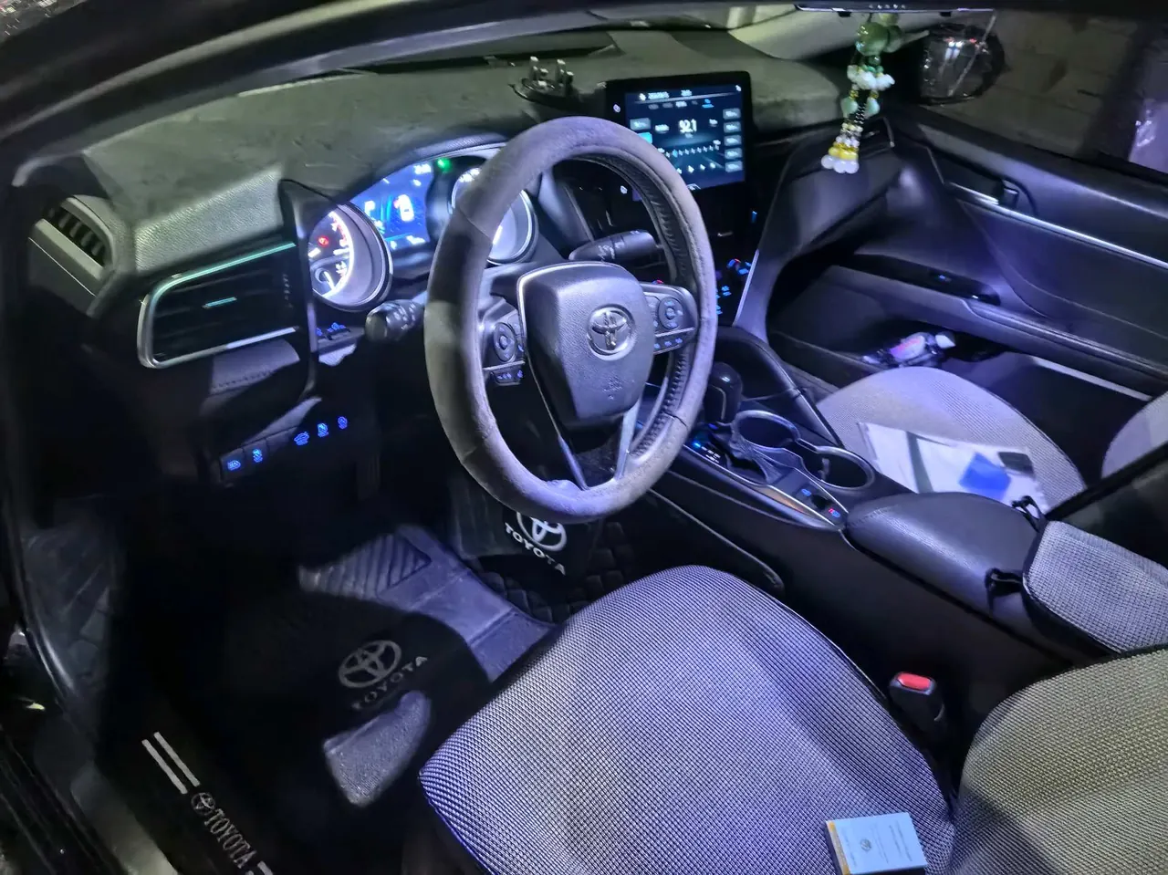 Toyota 2021 Camry 2.0G Stepless Deluxe Edition Automatic Gear 5