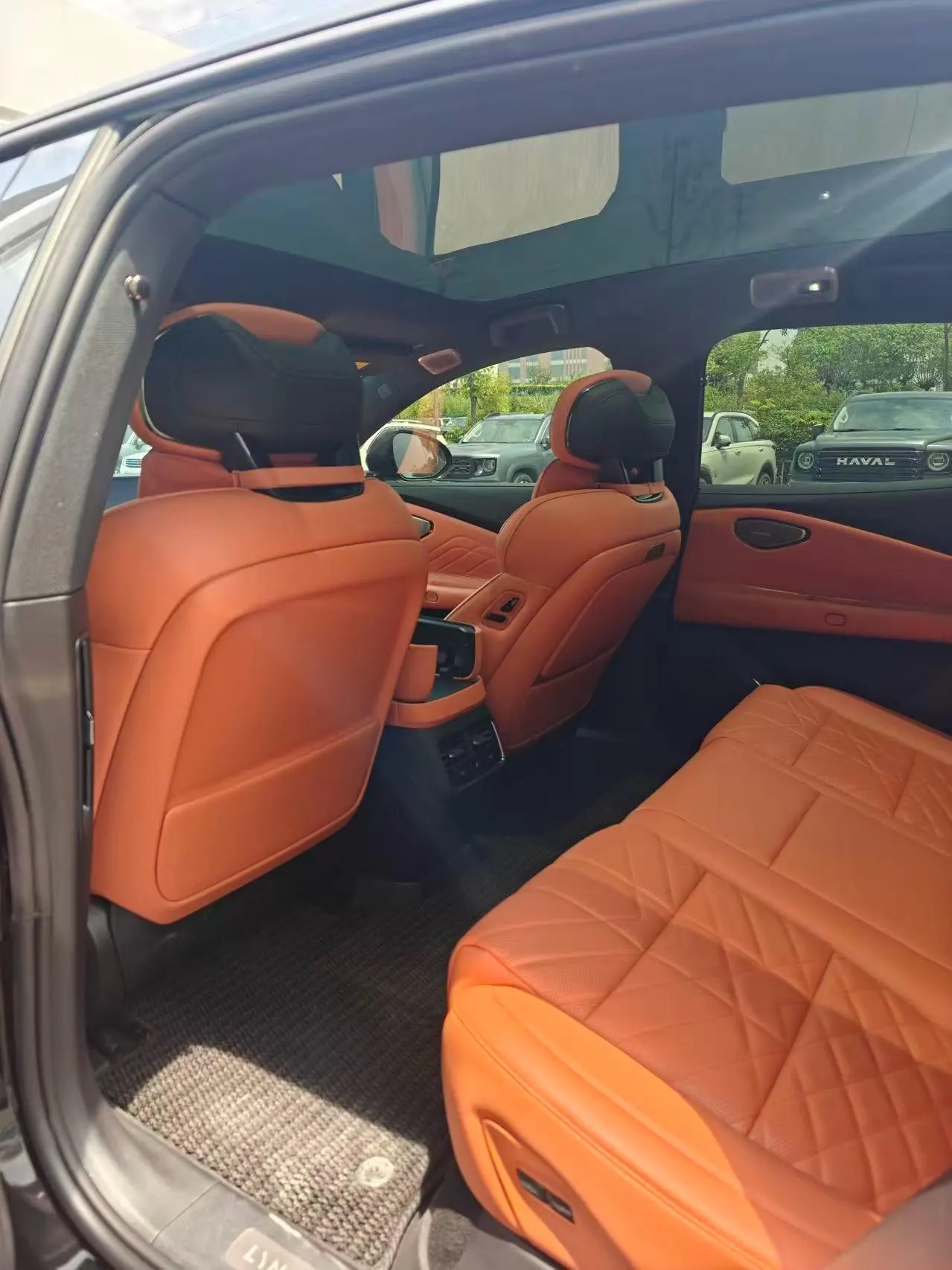 LYNK&amp;CO 2025 LYNK&amp;CO 10 EM-P 1.5T 240 four-wheel drive Ultra automatic gear 3