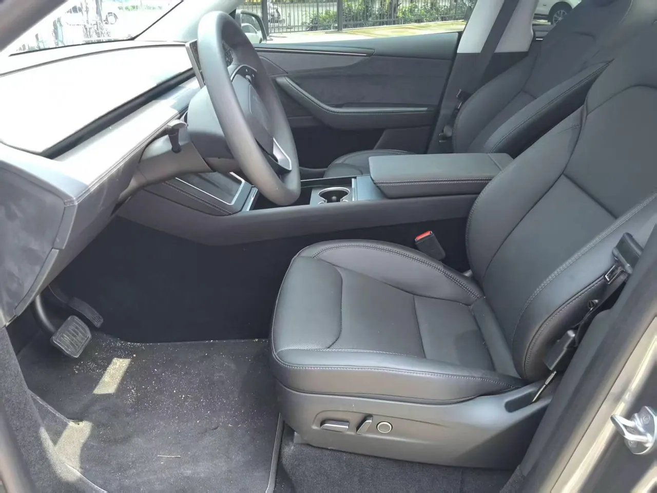 Tesla 2025 Model Y Long Range All-Wheel Drive Launch Edition Automatic Transmission 3