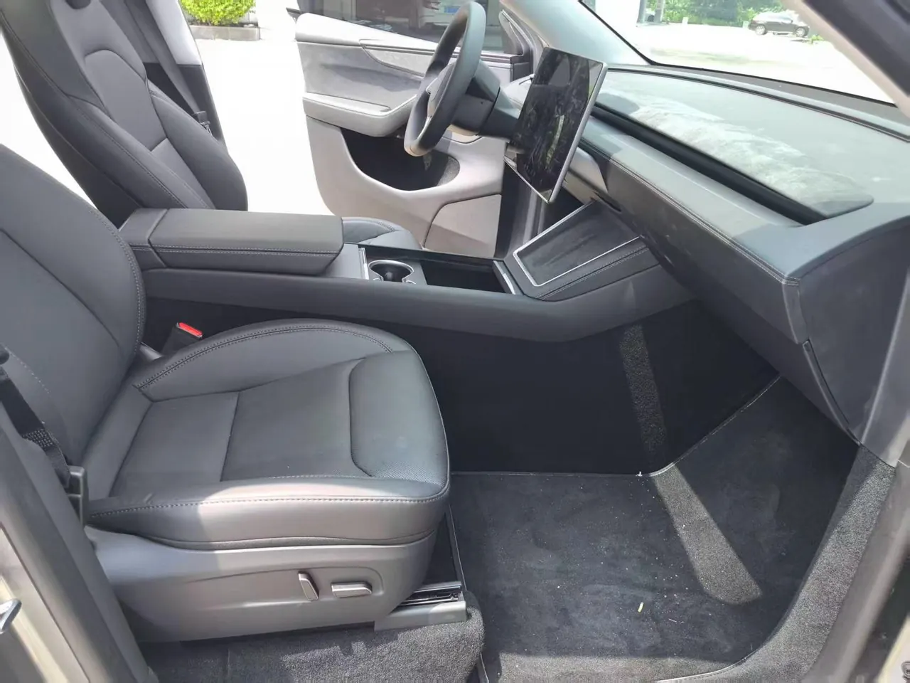 Tesla 2025 Model Y Long Range All-Wheel Drive Launch Edition Automatic Transmission 4
