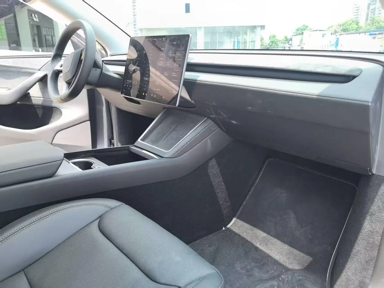 Tesla 2025 Model Y Long Range All-Wheel Drive Launch Edition Automatic Transmission 6