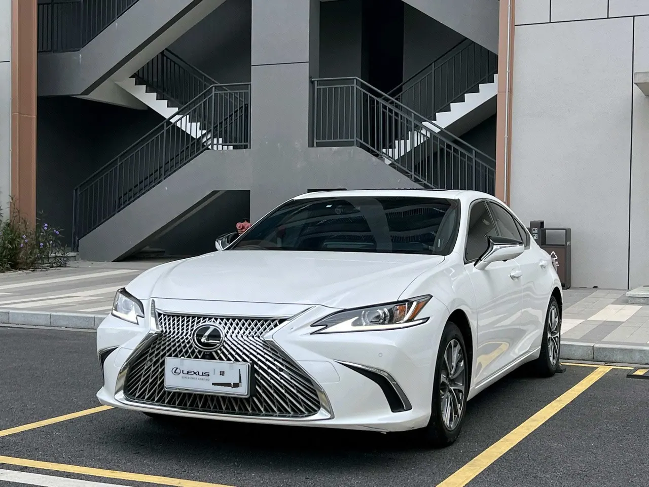 Open image lightbox: Lexus ES (Imported) 2022 ES200 2.0 Stepless Premium Edition Automatic Gear