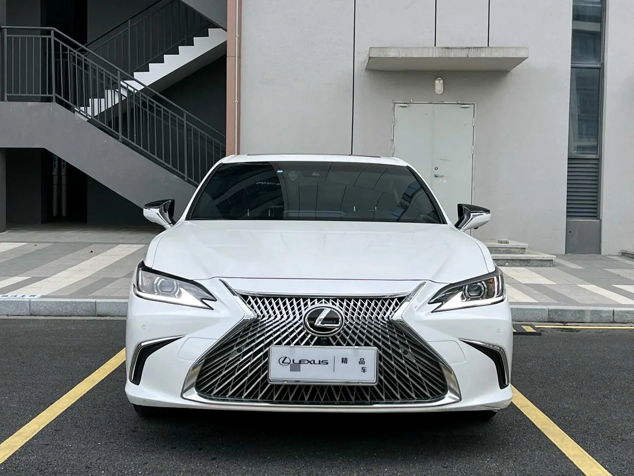 Lexus ES (Imported) 2022 ES200 2.0 Stepless Premium Edition Automatic Gear 2