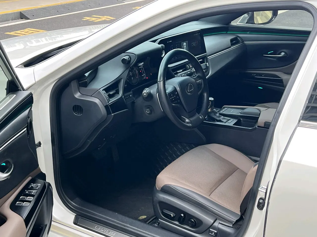 Lexus ES (Imported) 2022 ES200 2.0 Stepless Premium Edition Automatic Gear 3