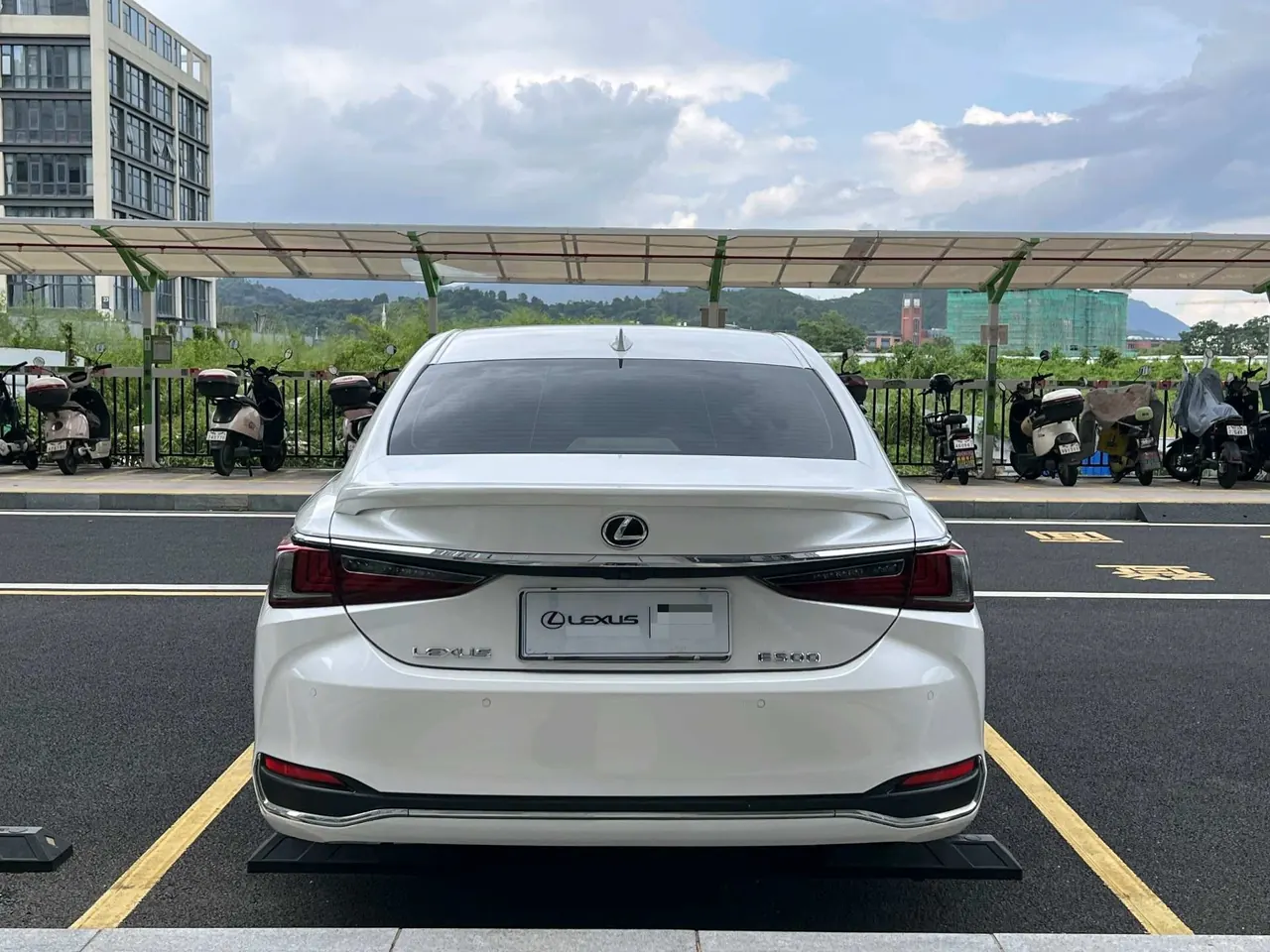 Lexus ES (Imported) 2022 ES200 2.0 Stepless Premium Edition Automatic Gear 6