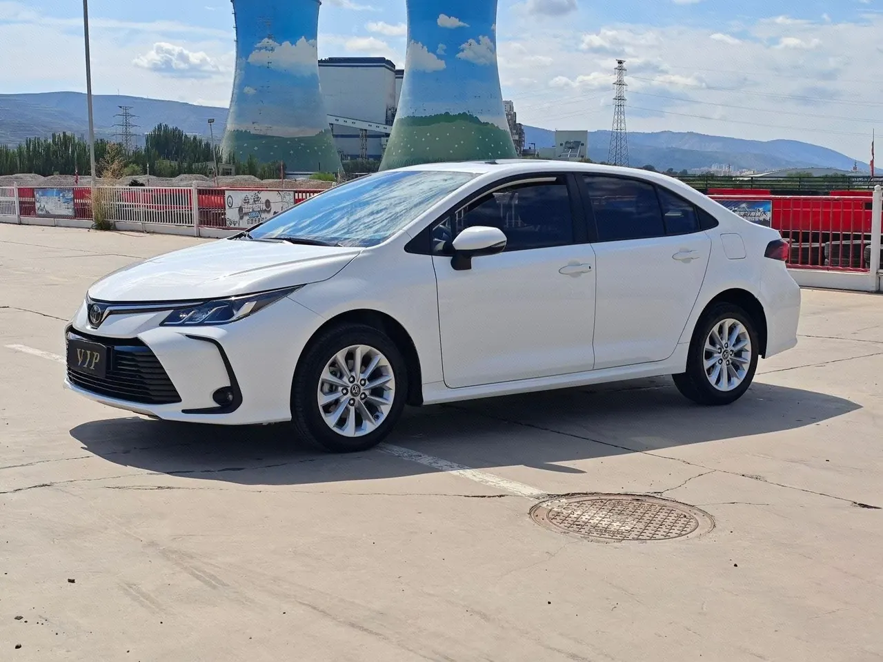 打开图片灯箱:Toyota 2021 corolla 1.2T stepless elite PLUS version of automatic gear