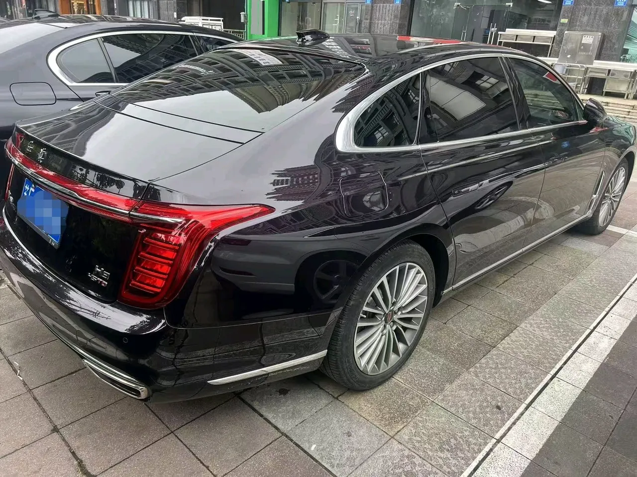 HongQi 2022 H9 48V 2.0T Zhilian Flag Edition Automatic Gear 2