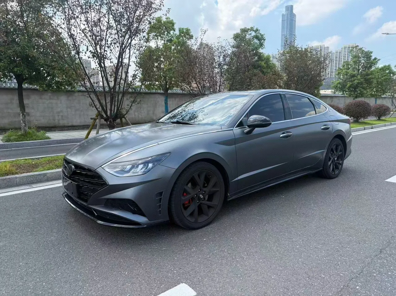 打开图片灯箱:Hyundai 2022 10th generation Sonata 2.0TGDi 380TGDi 20th anniversary automatic gear