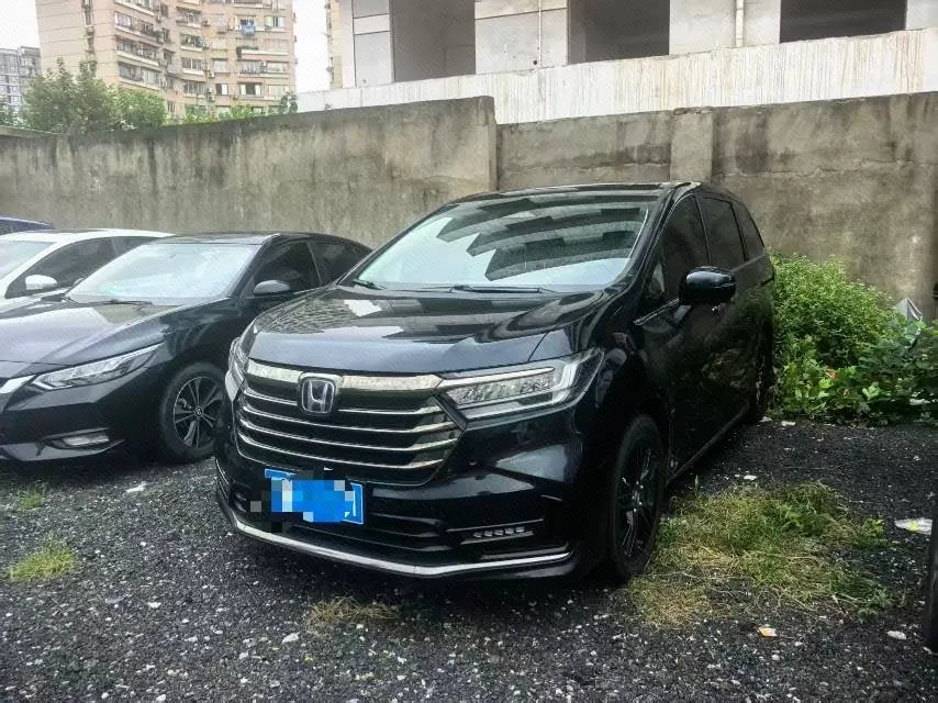 Open image lightbox: Honda 2022 Odyssey Hybrid 2.0 Stepless Sharp and Glory Edition Automatic Gear