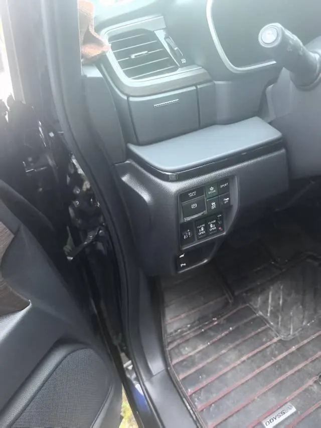 Honda 2022 Odyssey Hybrid 2.0 Stepless Sharp and Glory Edition Automatic Gear 8