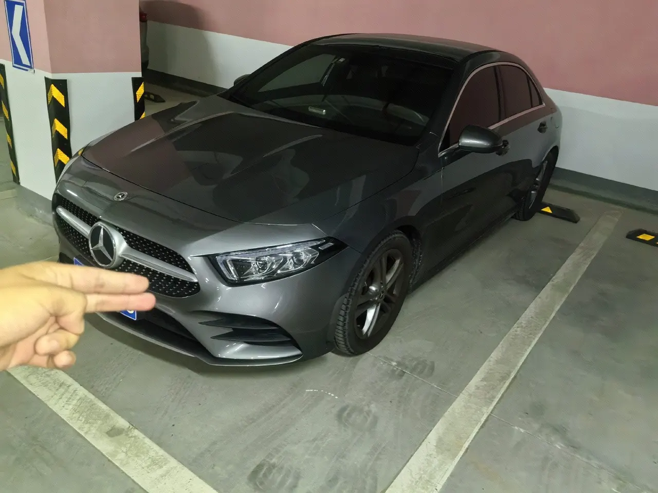打开图片灯箱:Mercedes Benz Class A 2021 A 180 L 1.3T Sports (Modified) Automatic Gear