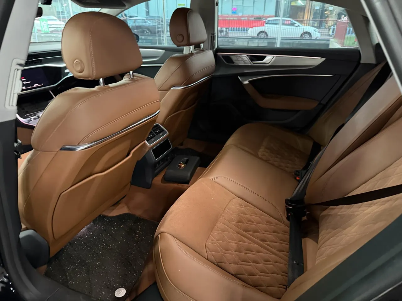 Audi 2025 A7L 2.0TFSI 45TFSI Quattro Luxury Automatic 3