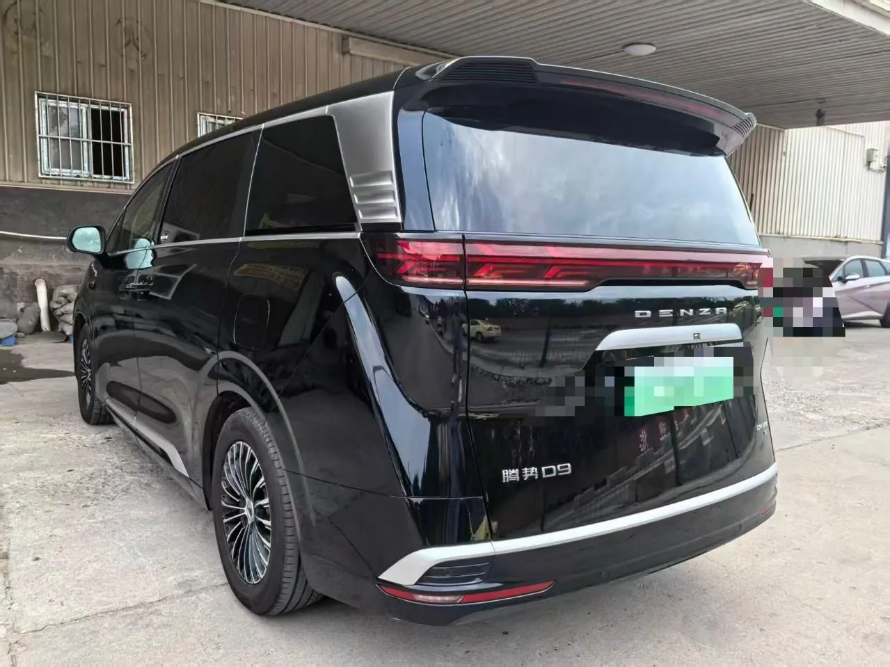 Denza 2025 Denza D9 DM-i 1.5T stepless intelligent driving version 1020 four-wheel drive flagship automatic gear 5