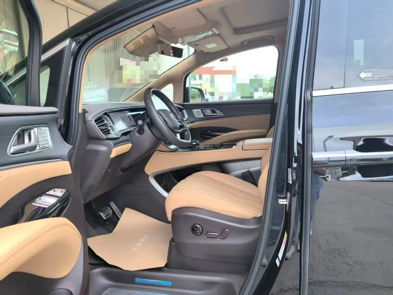 Denza 2025 Denza D9 DM-i 1.5T stepless intelligent driving version 1020 four-wheel drive flagship automatic gear 9