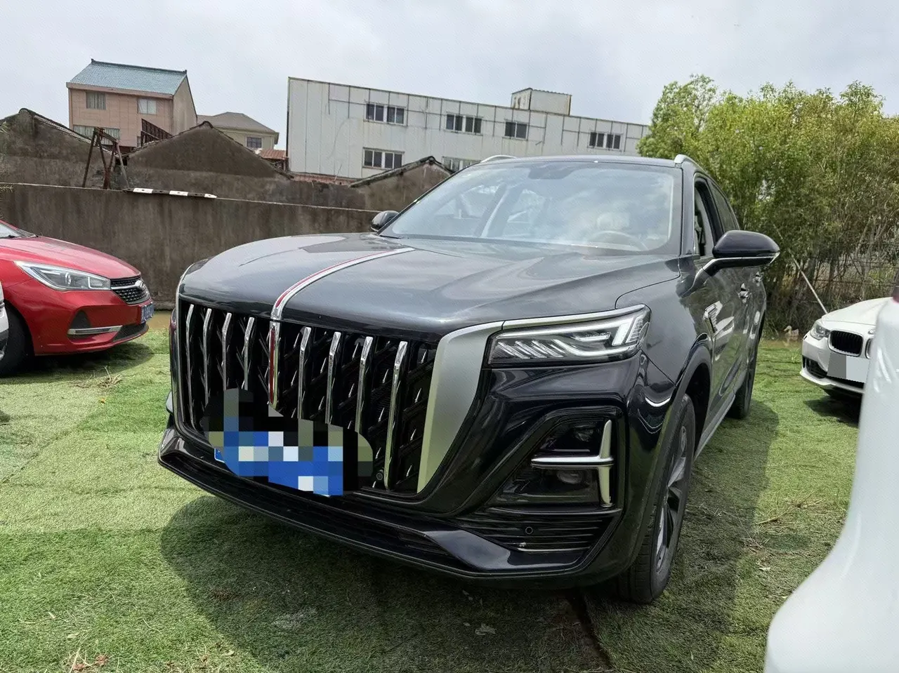 Open image lightbox: HongQi 2025 HS5 2.0T Two-wheel Drive 600000 Commemorative Automatic Gear