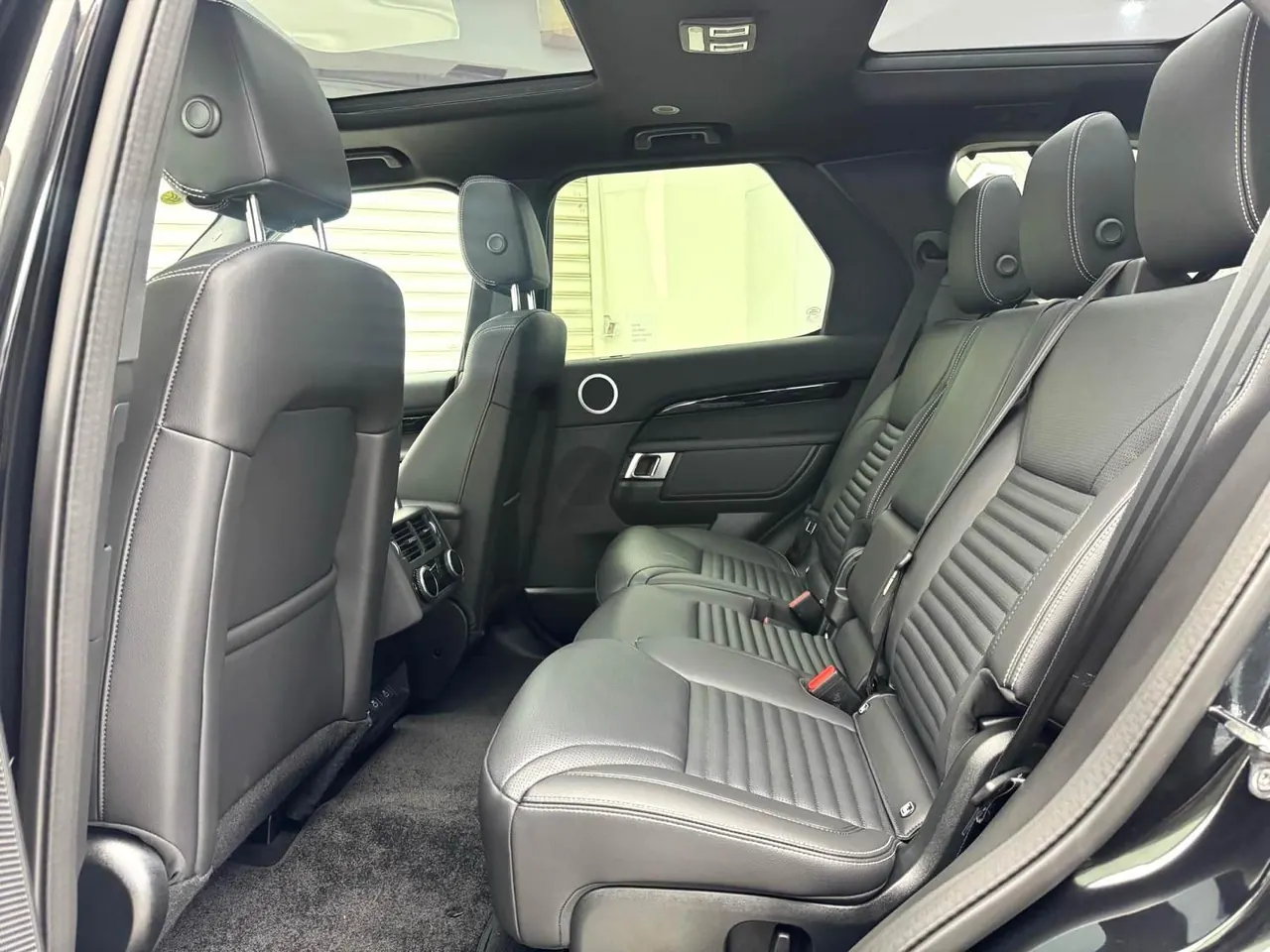 Land Rover found (imported) 2025 found 5 48V 3.0T 360PS S automatic gear 4