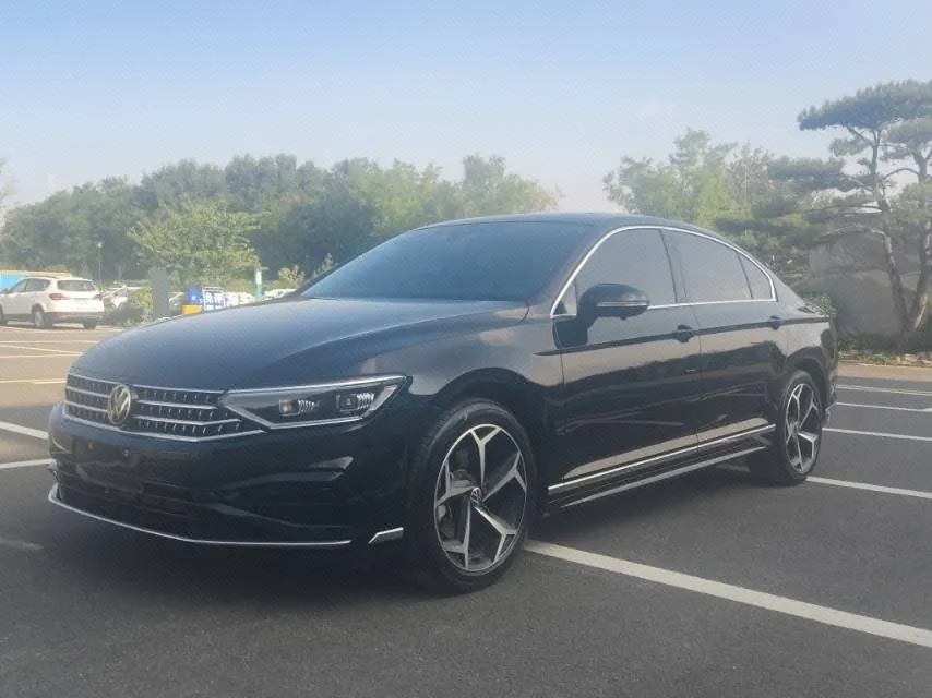 Open image lightbox: Volkswagen 2025 Magotan 2.0TSI 330TSI Luxury (Modified 2) Automatic Gear