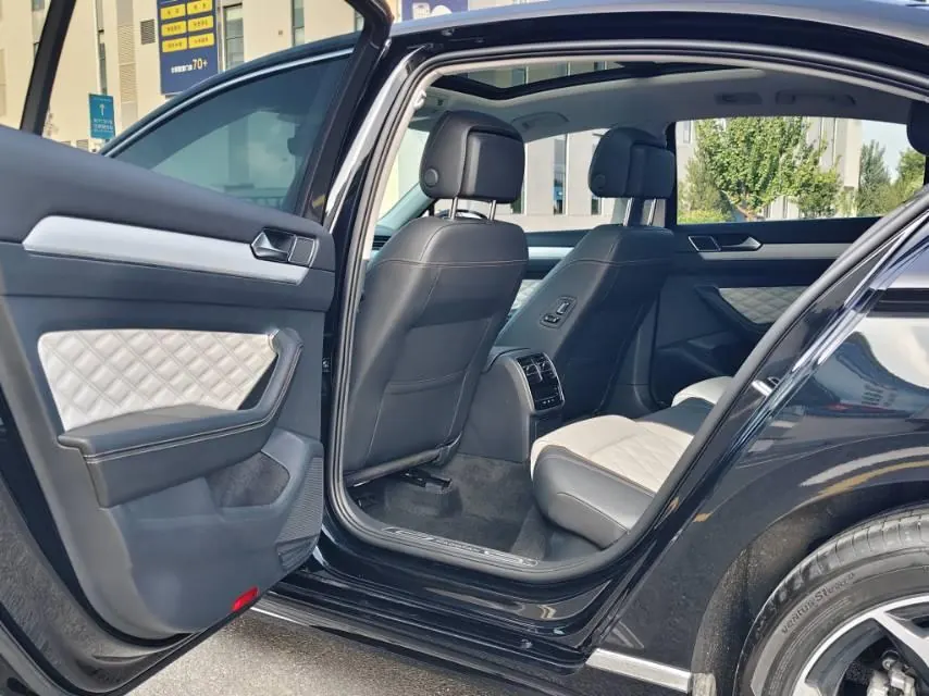 Volkswagen 2025 Magotan 2.0TSI 330TSI Luxury (Modified 2) Automatic Gear 3
