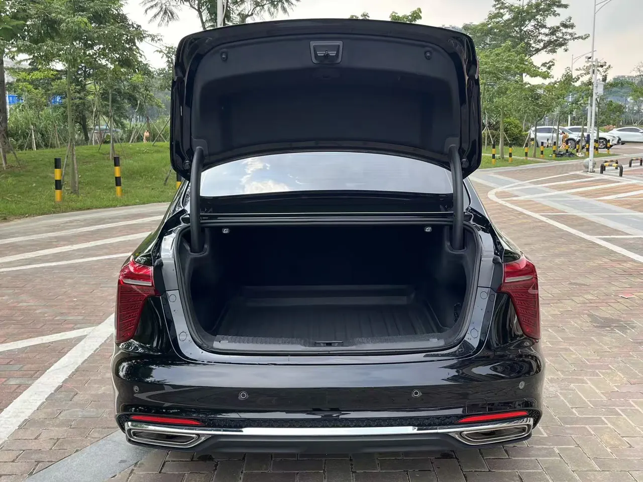 HongQi 2022 H5 48V 1.8TD Zhilian Qi Chang Edition Automatic Gear 10