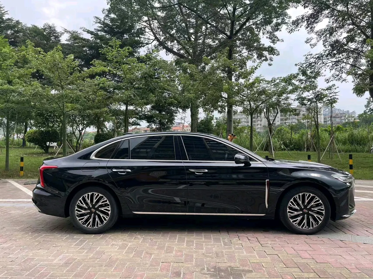 HongQi 2022 H5 48V 1.8TD Zhilian Qi Chang Edition Automatic Gear 15