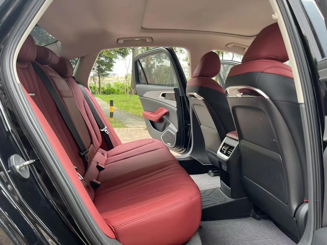 HongQi 2022 H5 48V 1.8TD Zhilian Qi Chang Edition Automatic Gear 18