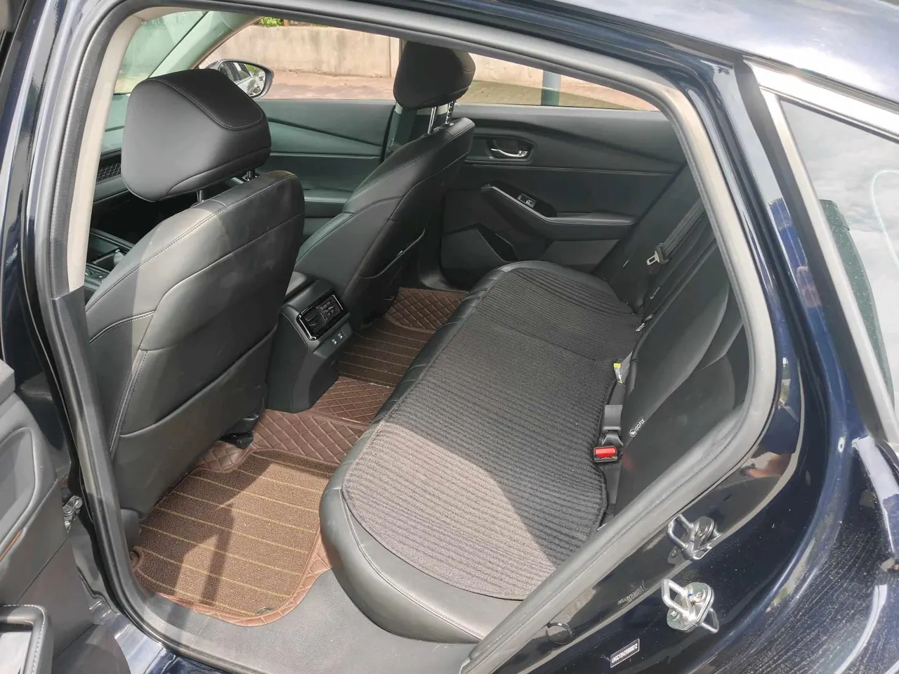 Honda Accord New Energy 2023 11th Generation Accord e:PHEV 2.0 Stepless Deluxe Automatic Gear 7
