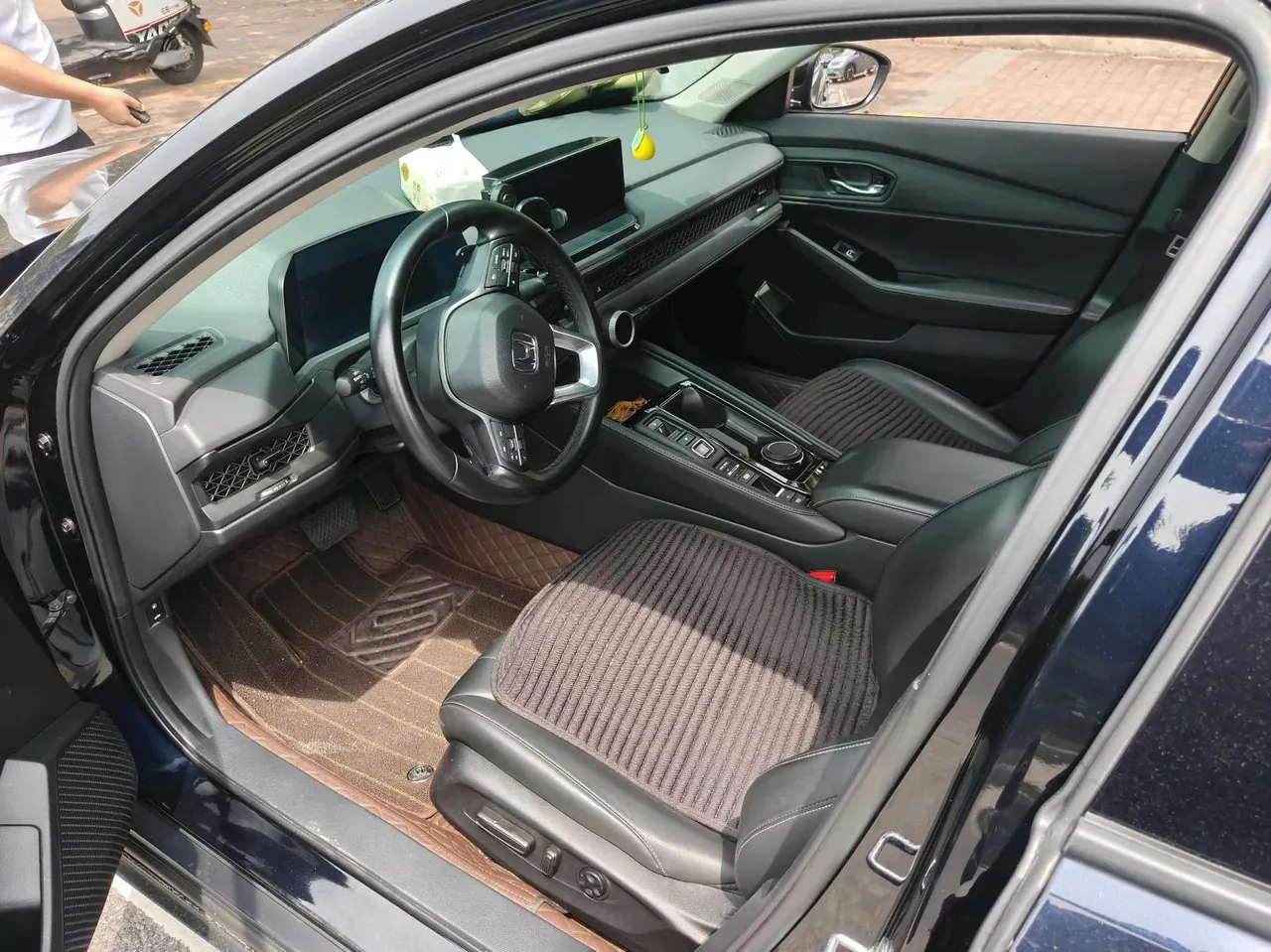Honda Accord New Energy 2023 11th Generation Accord e:PHEV 2.0 Stepless Deluxe Automatic Gear 9