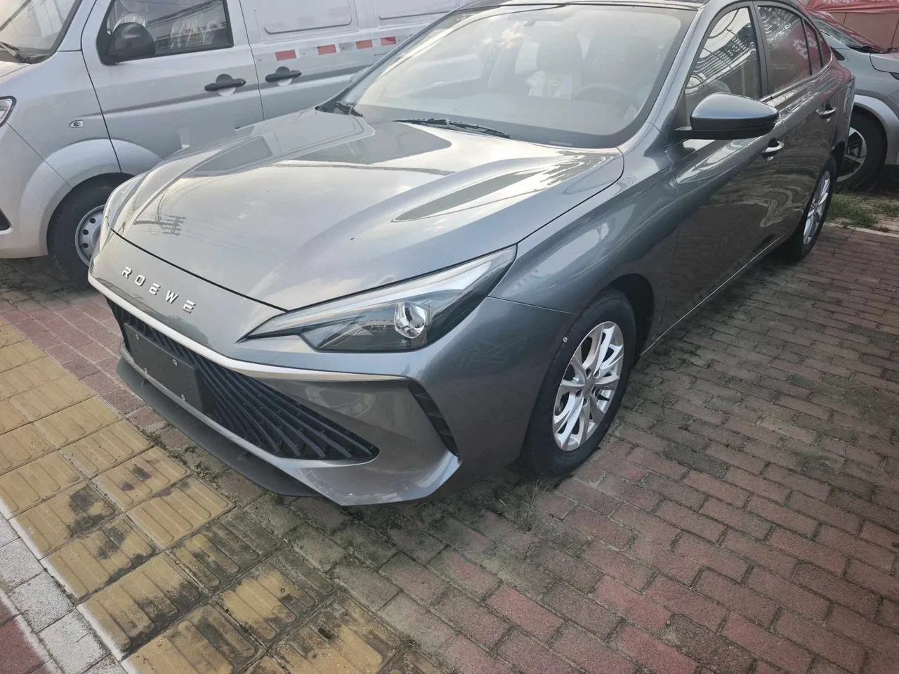 Roewe 2026 i5 1.5 Stepless Deluxe Edition Automatic Gear - View 1