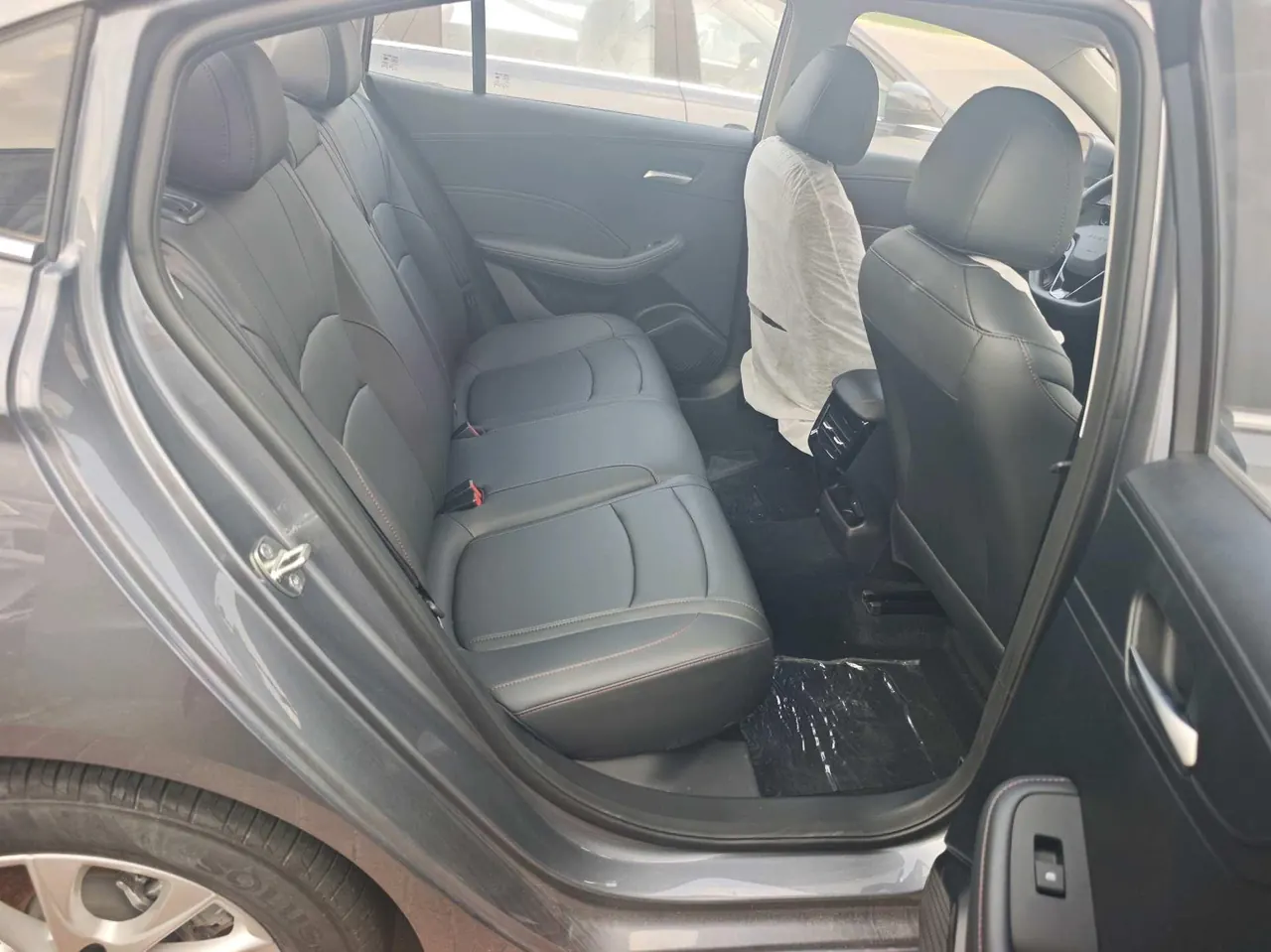 Roewe 2026 i5 1.5 Stepless Deluxe Edition Automatic Gear 6