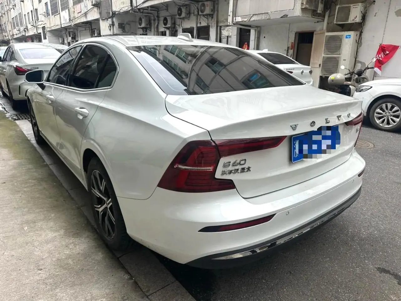 Volvo 2024 S60 48V 2.0T B4 Zhiyi Deluxe Edition Automatic Gear 5