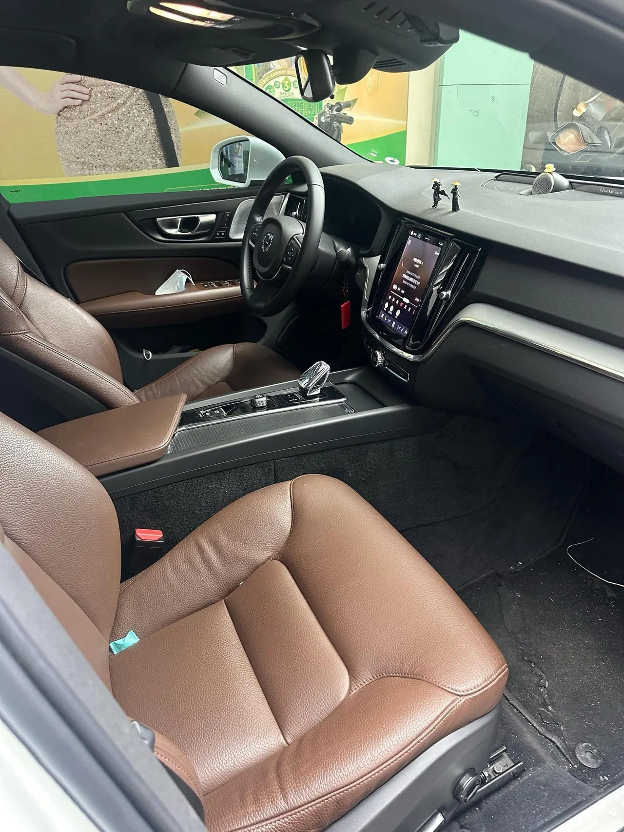 Volvo 2024 S60 48V 2.0T B4 Zhiyi Deluxe Edition Automatic Gear 8