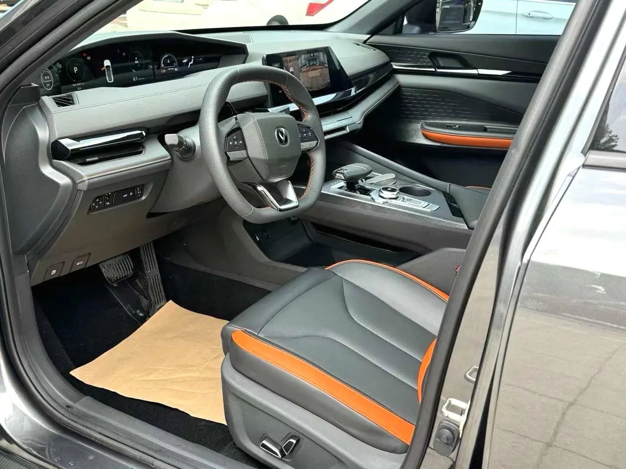 ChangAn 2024 UNI-V 1.5T Prestige Automatic 4